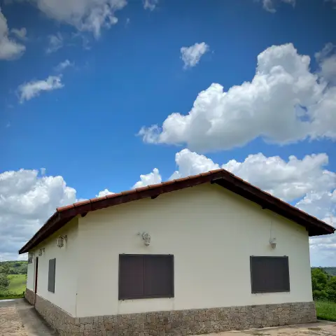 Alojamento externo